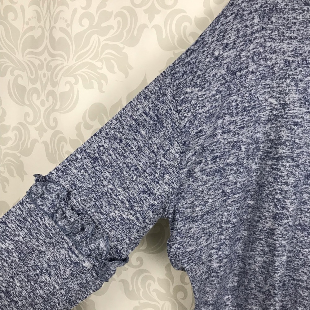 Amelia James Blue Heathered Pullover Watertown - Picture 5 of 7